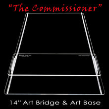 将图片加载到图库查看器,"The Commissioner" Art Bridge & Base Combo